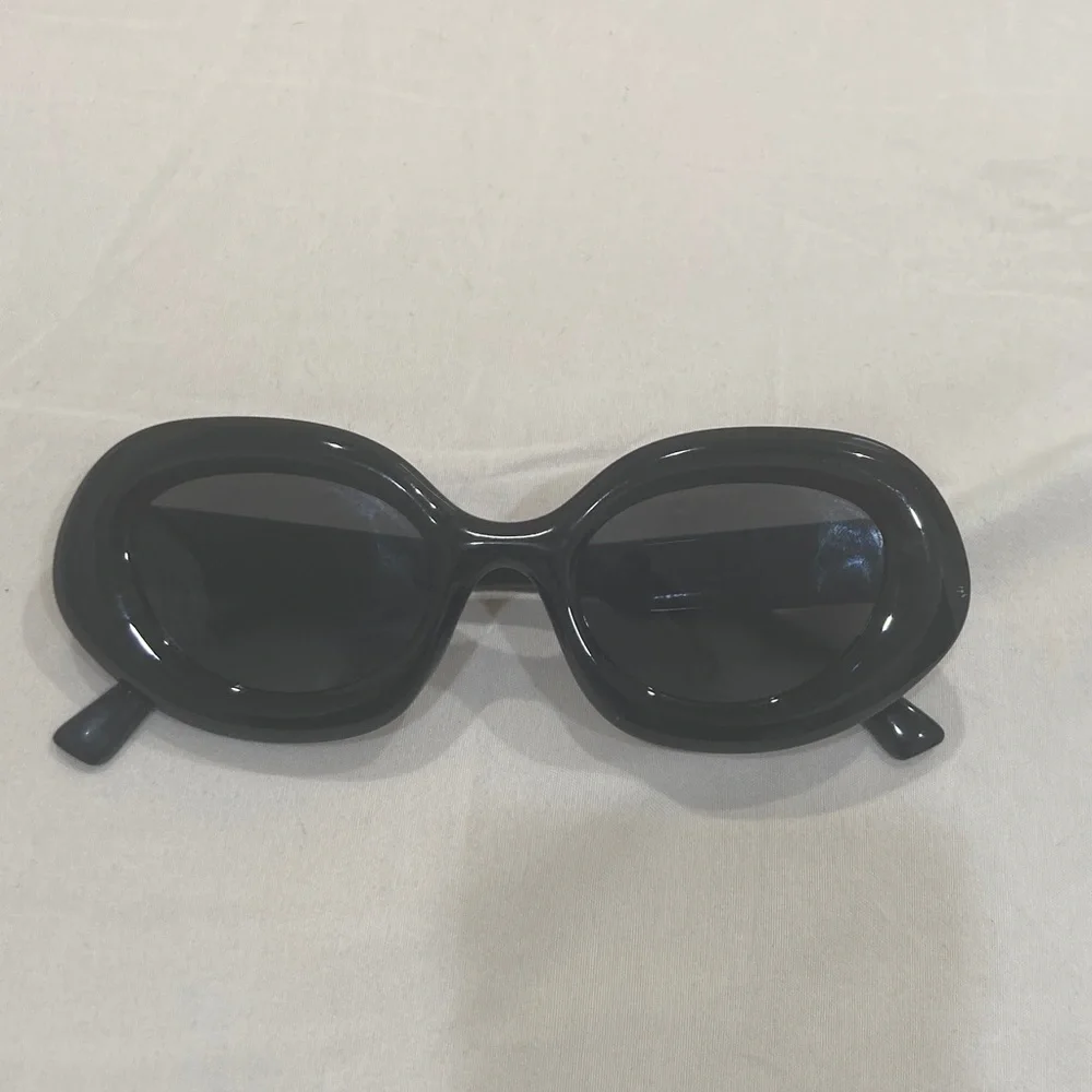 Women’s Black Oversized Oval Sunglasses